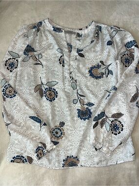 LOFT Cream Floral Button-Front Long Sleeve Top with Blue Floral Accents Small